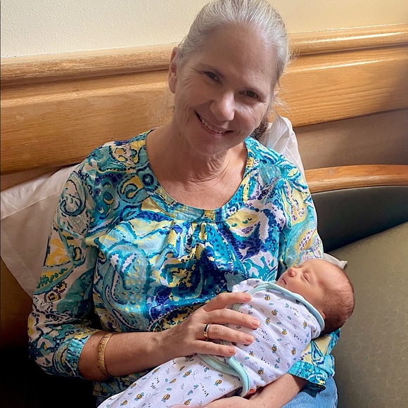 LIVE personal shopping from Kauai, Hawaii🌈 - Picture 1 of 1